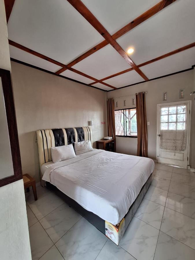 Ron'S Guest House Berastagi Backpacker Rooms 外观 照片