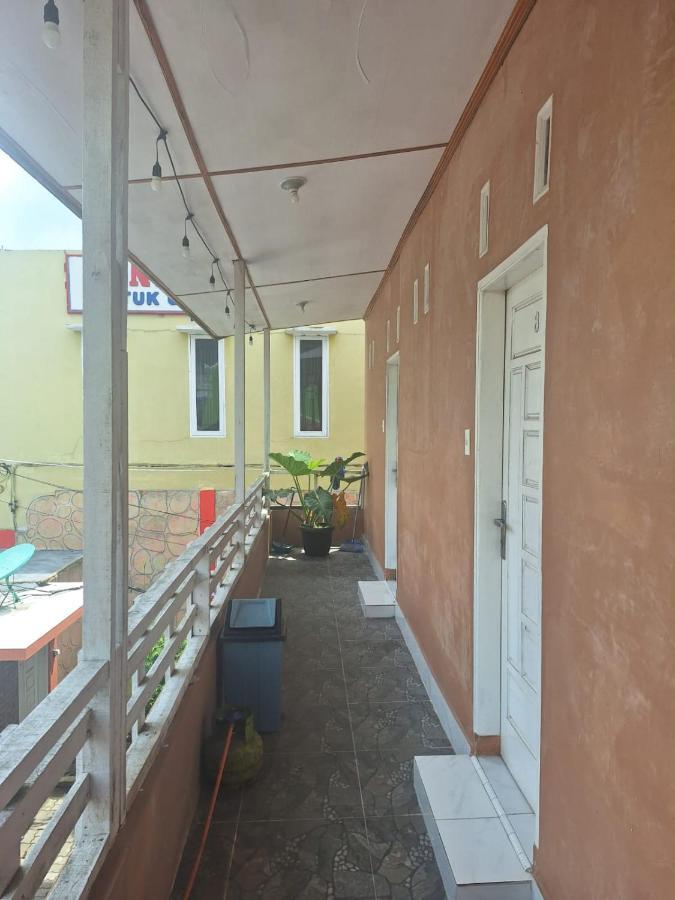 Ron'S Guest House Berastagi Backpacker Rooms 外观 照片