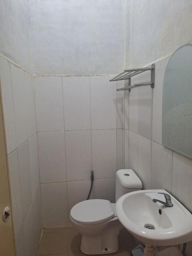 Ron'S Guest House Berastagi Backpacker Rooms 外观 照片