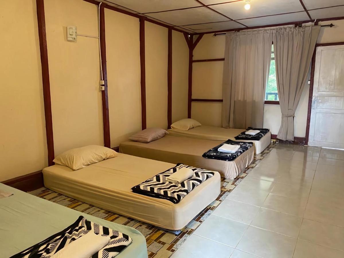 Ron'S Guest House Berastagi Backpacker Rooms 外观 照片
