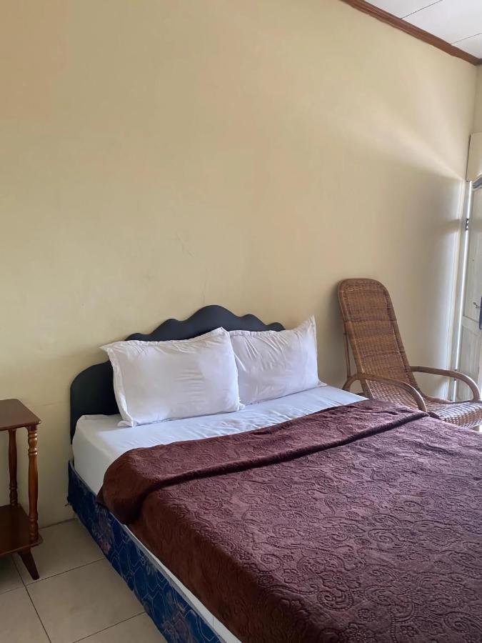 Ron'S Guest House Berastagi Backpacker Rooms 外观 照片