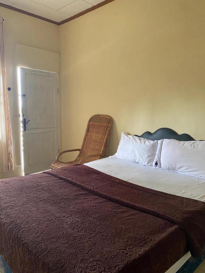 Ron'S Guest House Berastagi Backpacker Rooms 外观 照片